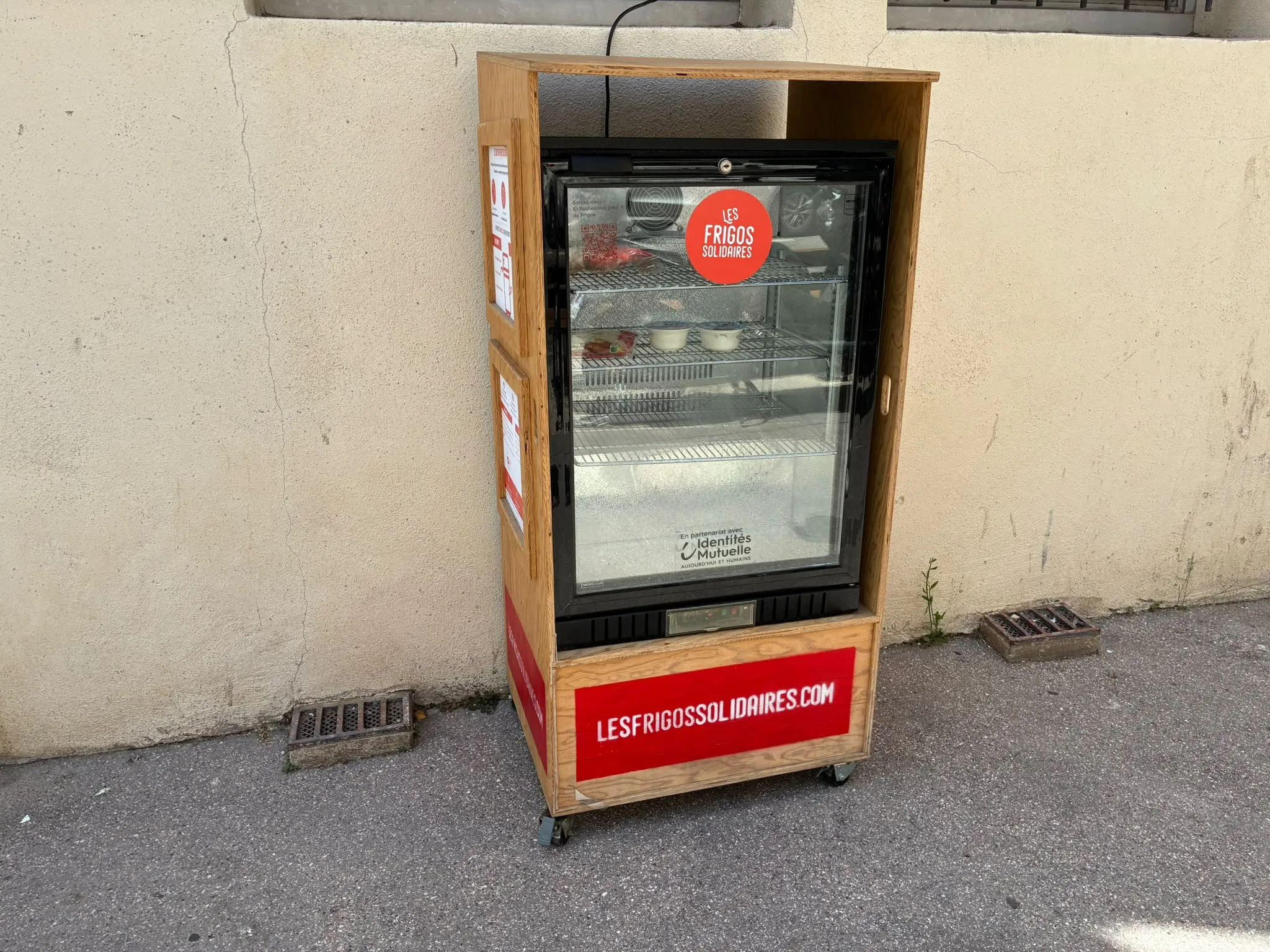 Le frigo solidaire du Rouet (8e)